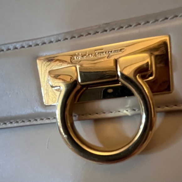 Salvatore Ferragamo leather shoulder bag with top handle - Picture 3 of 13